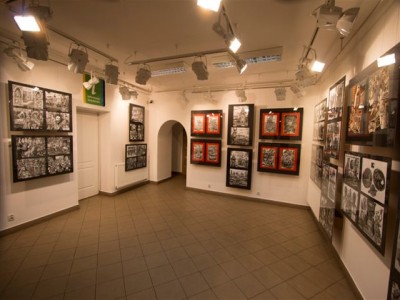 Czerń i Biel-wystawa grafiki