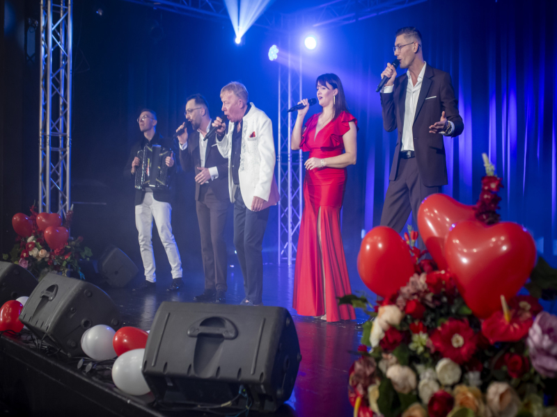 Miejskie Centrum Kultury w Skoczowie - Szlagierowe Walentynki - Mirosław Szołtysek + zespół MarsaAlam/ 14.02.2026, Rynek - Skoczów